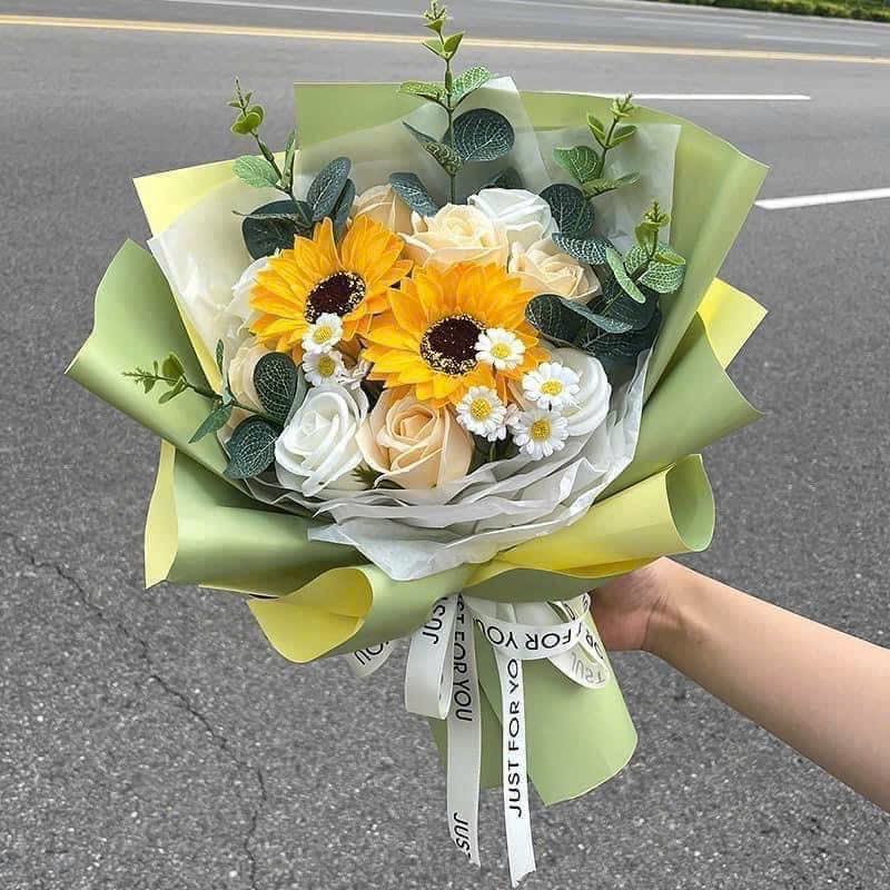 Bó hoa Hồng sáp mix hướng dương tặng tốt nghiệp 