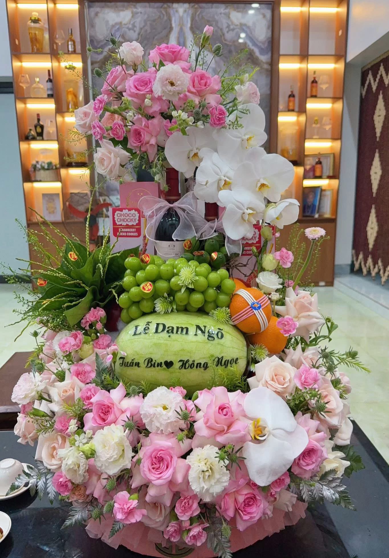 Lễ dạm ngõ lan hồ điệp 