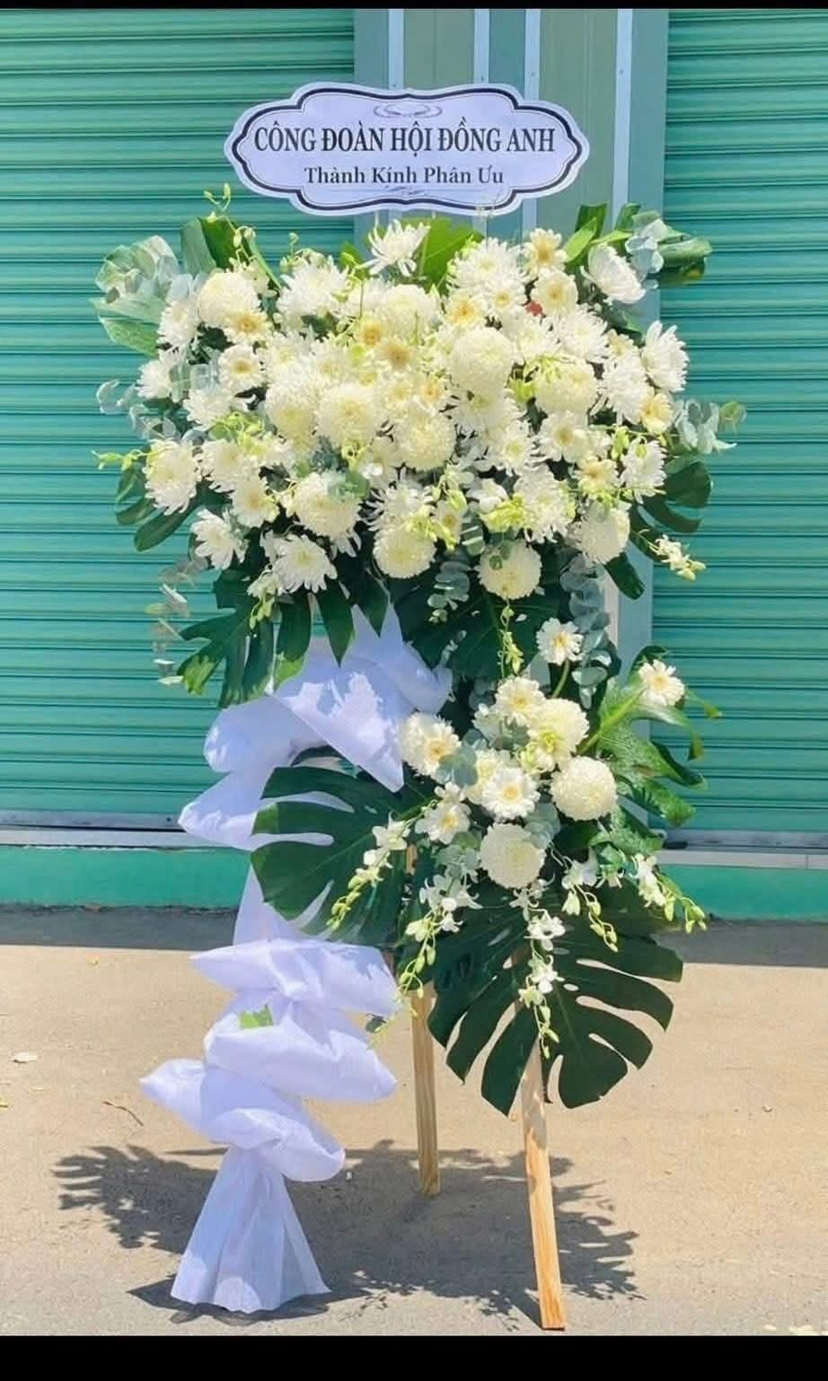 Kệ tang hiện đại cúc mẫu đơn 