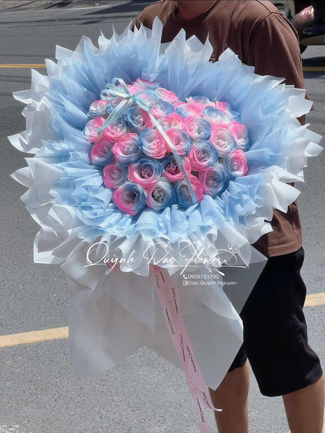Bó hoa trái tim loang hồng xanh
