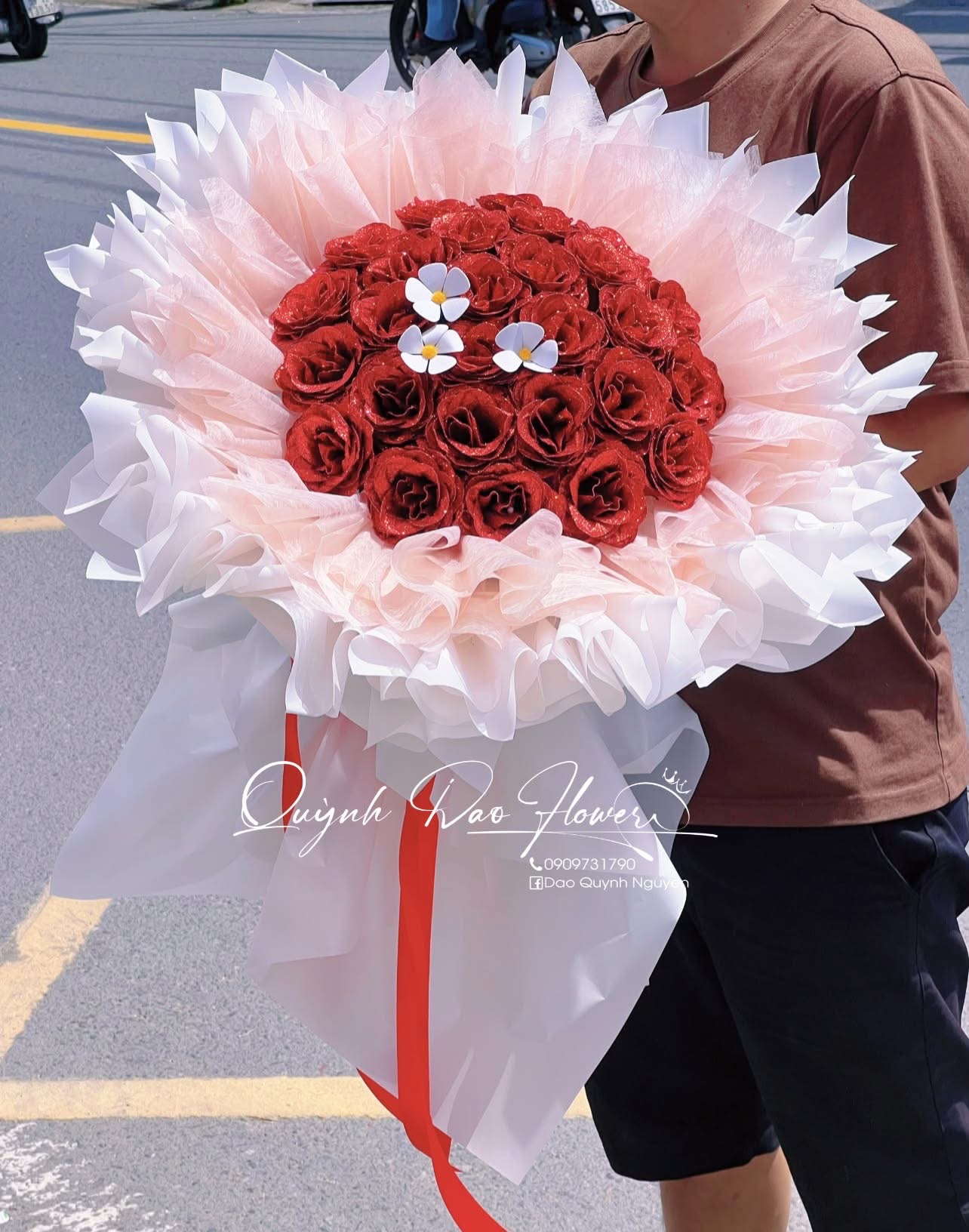 Bó hoa kim tuyến đỏ 20/10