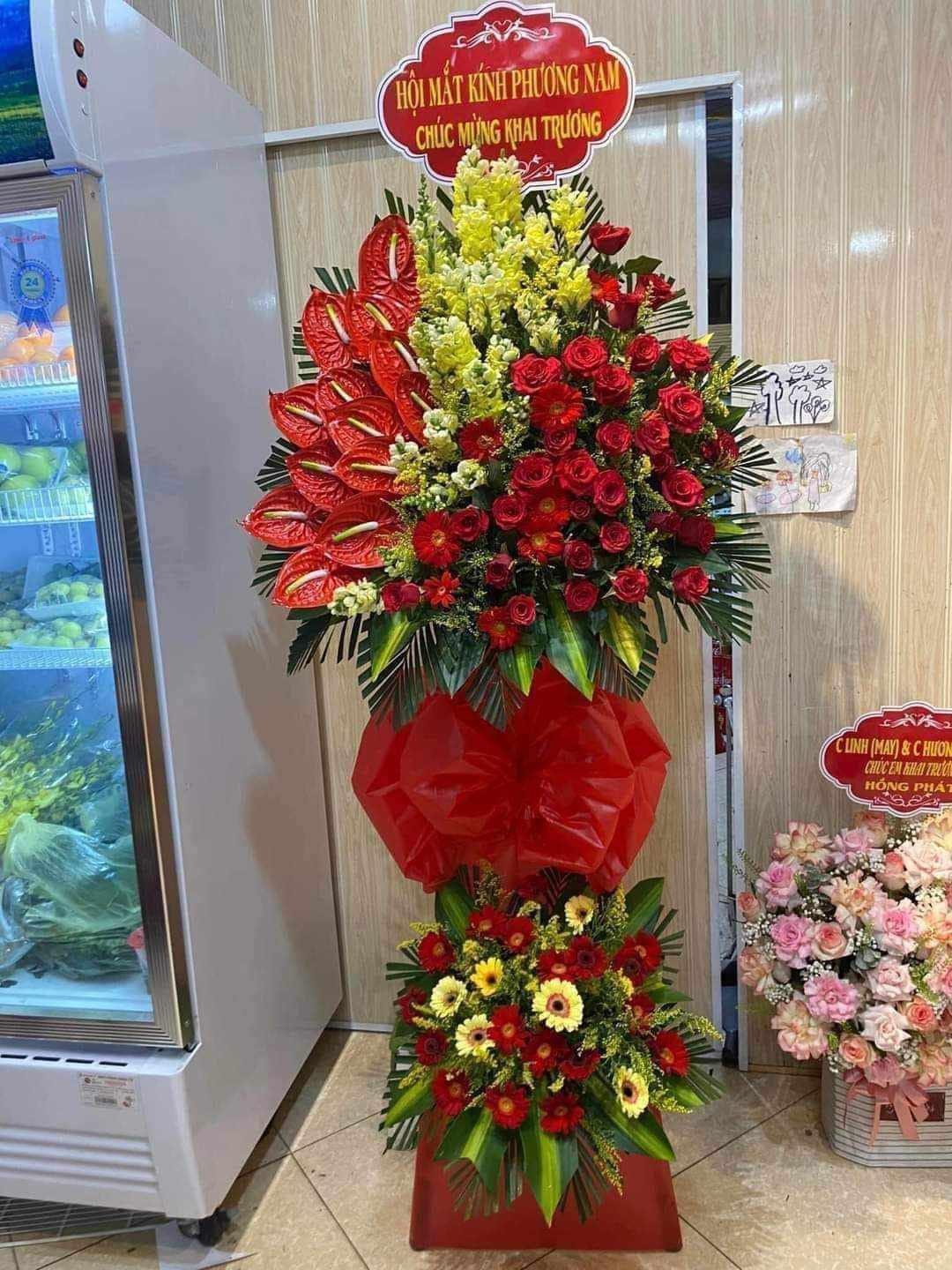Kệ hoa chúc mừng rực rỡ 