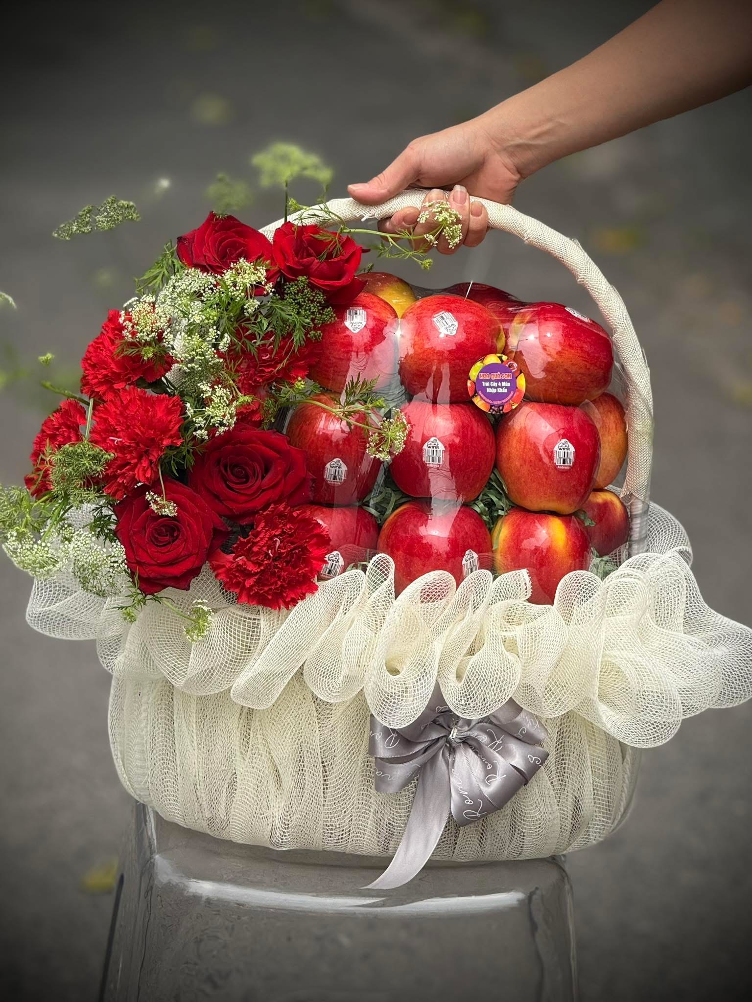 Giỏ táo đỏ thủ Đức 