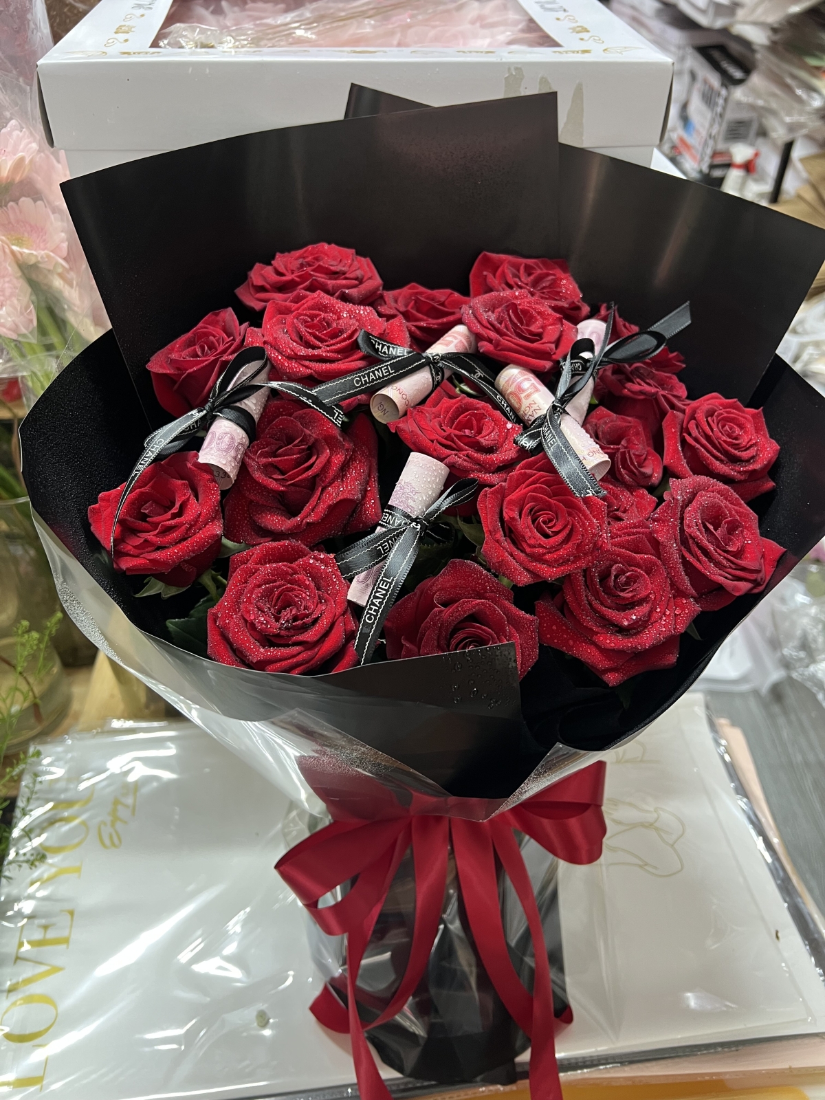 Bó hoa hồng kèm tiền 20/10