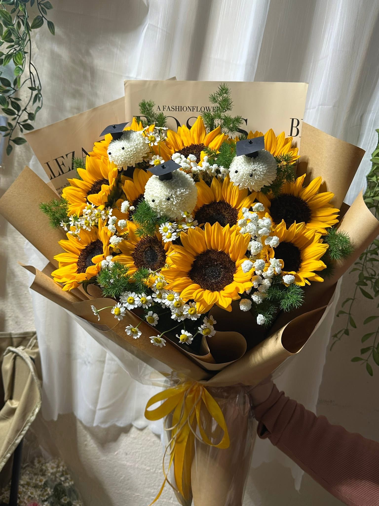 Hoa tốt nghiệp quận 3
