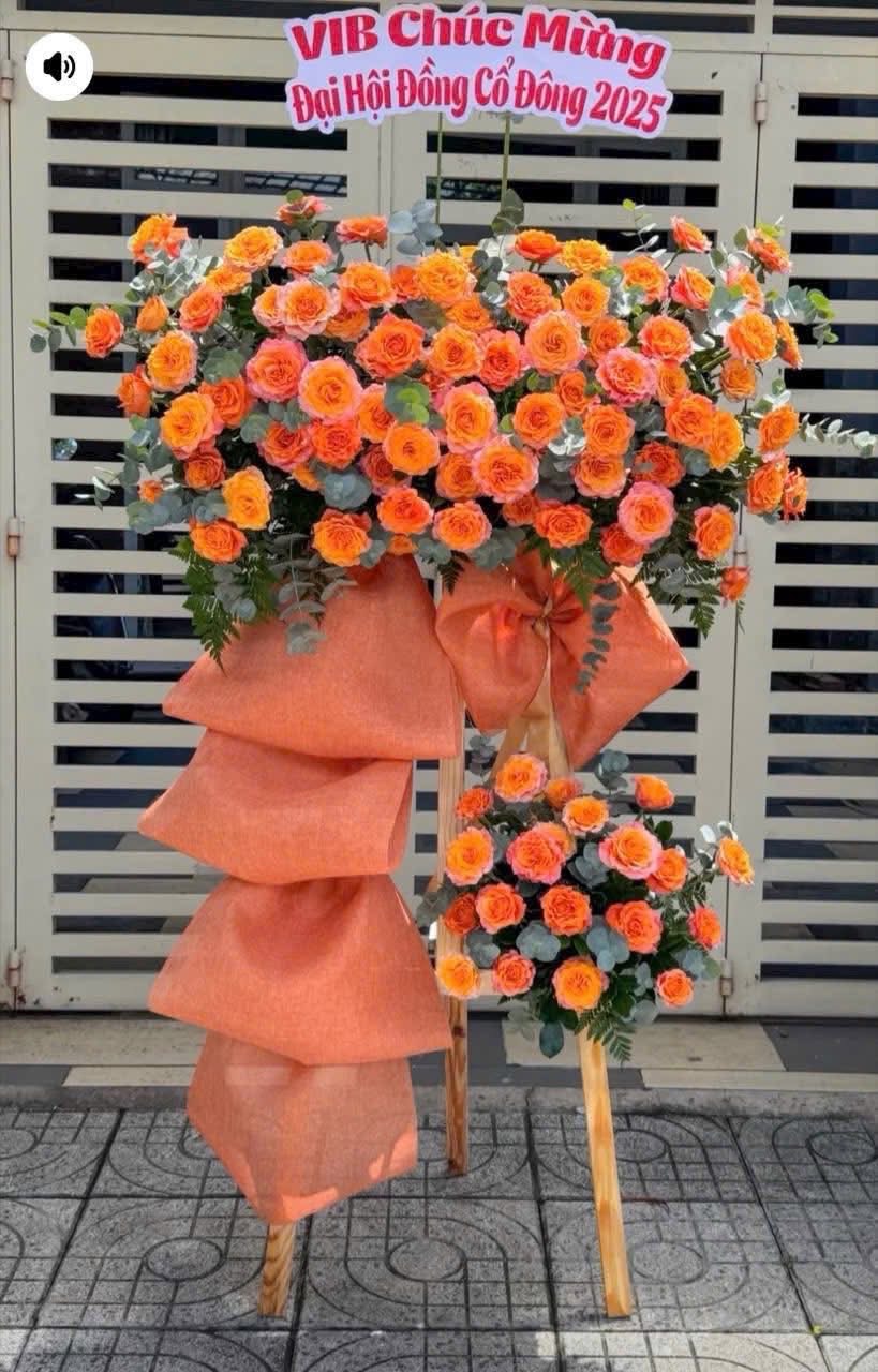 Kệ khai trương chúc mừng màu cam hiện đại 