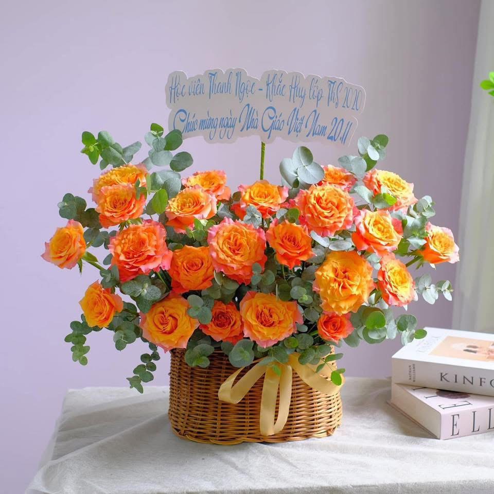 Giỏ hoa màu cam tặng sếp  nữ