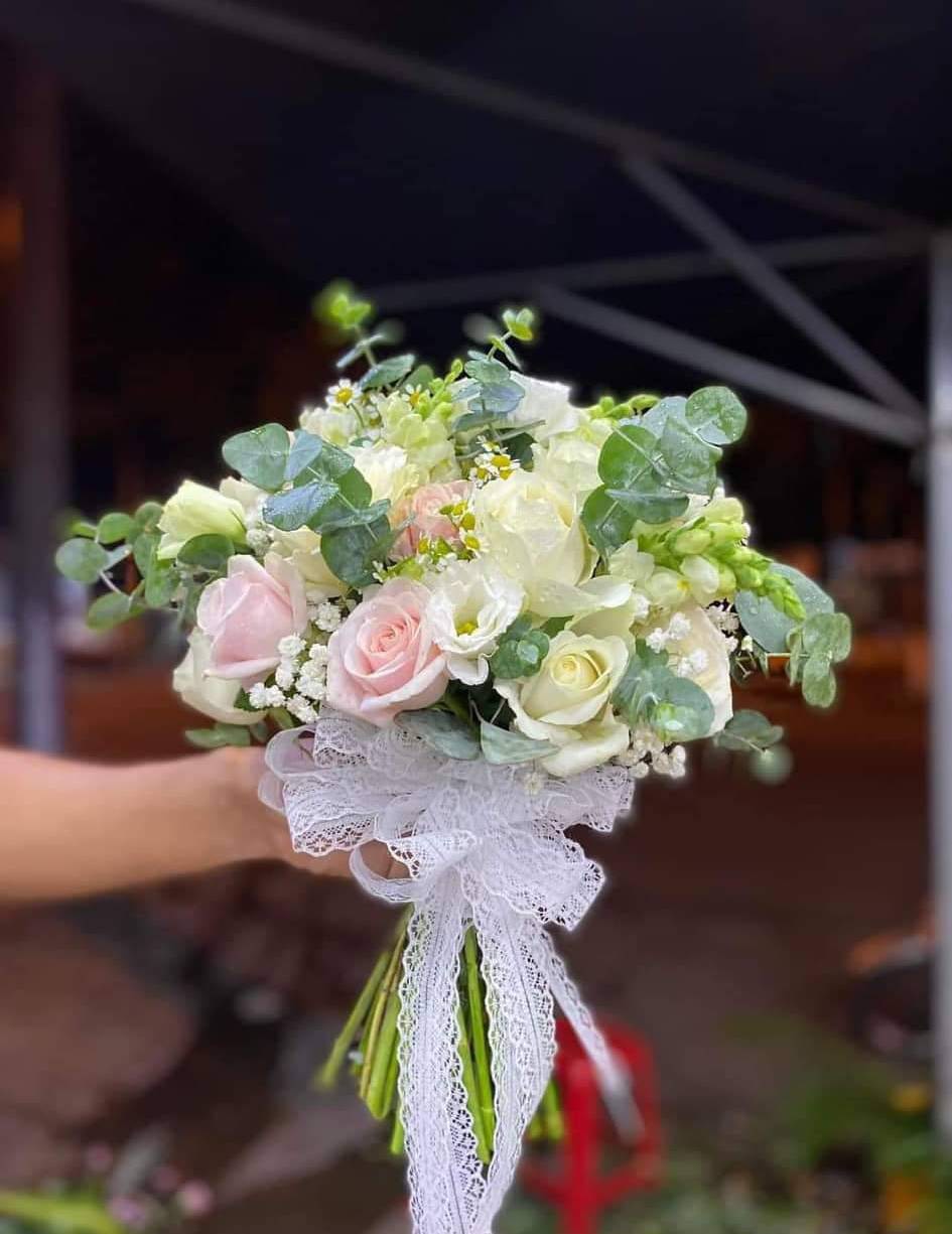Hoa cưới tone trắng 