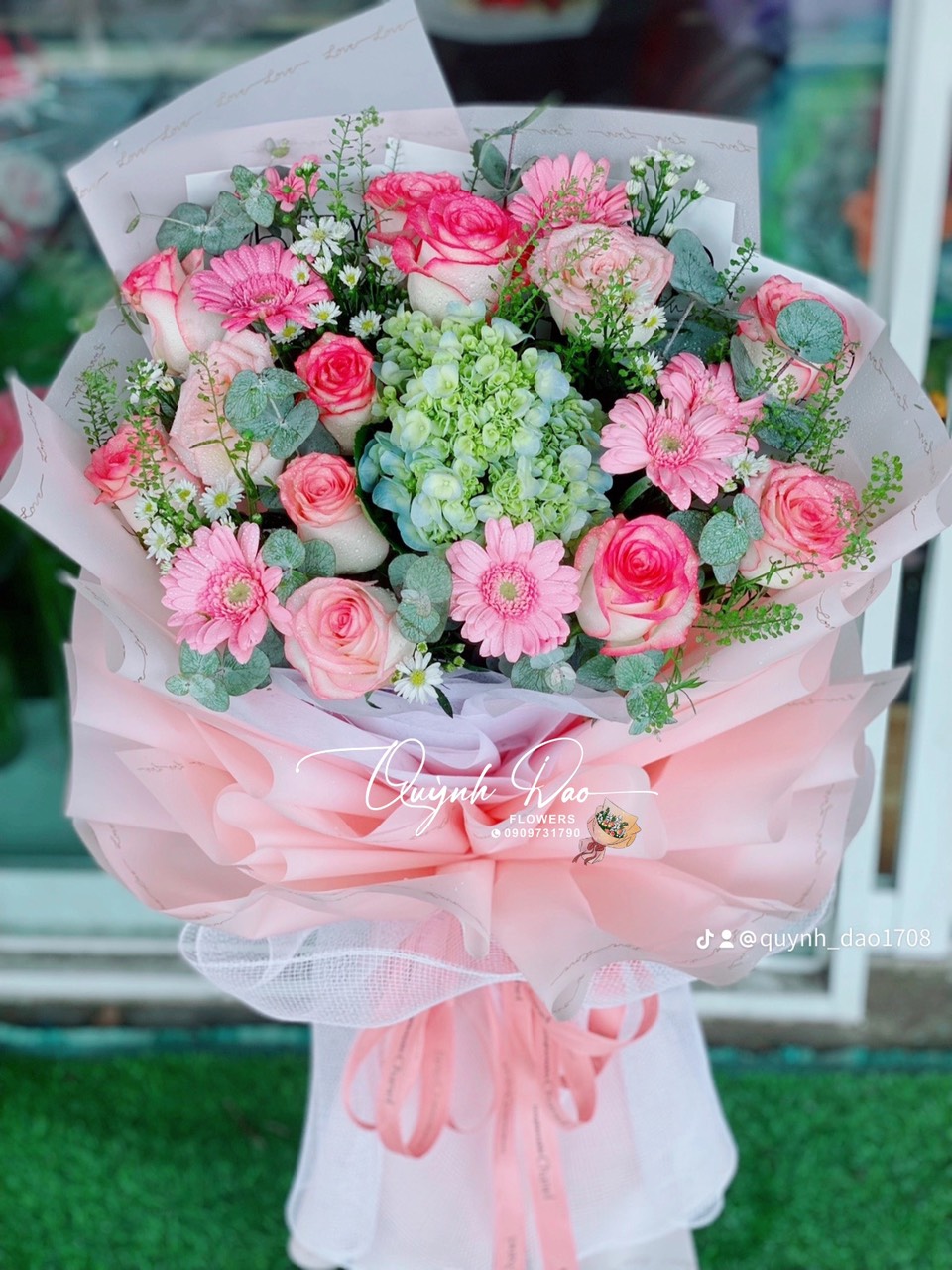 Hoa tươi dự tiệc