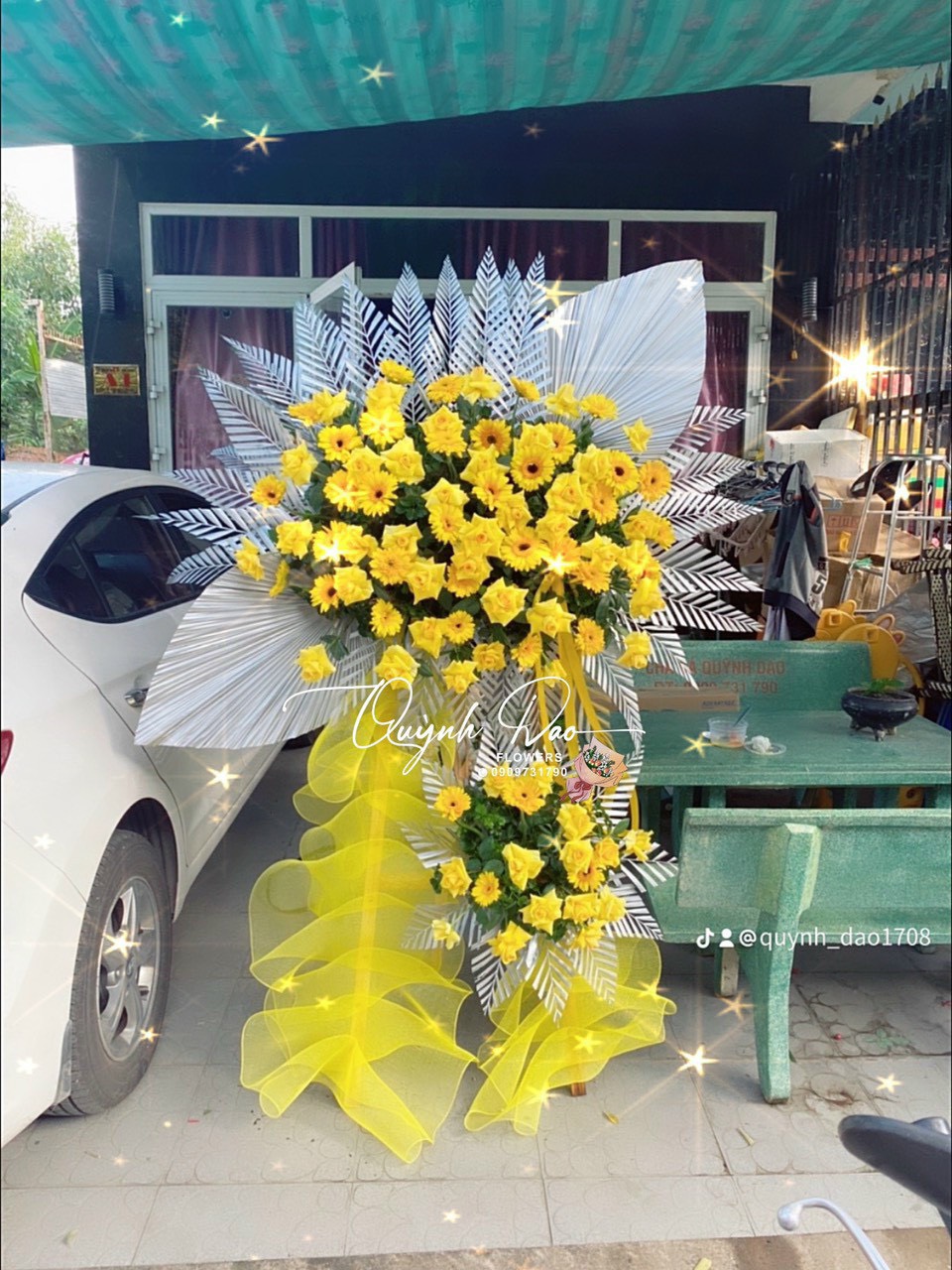 Kệ hoa khai trương thuận buồm xuôi gió