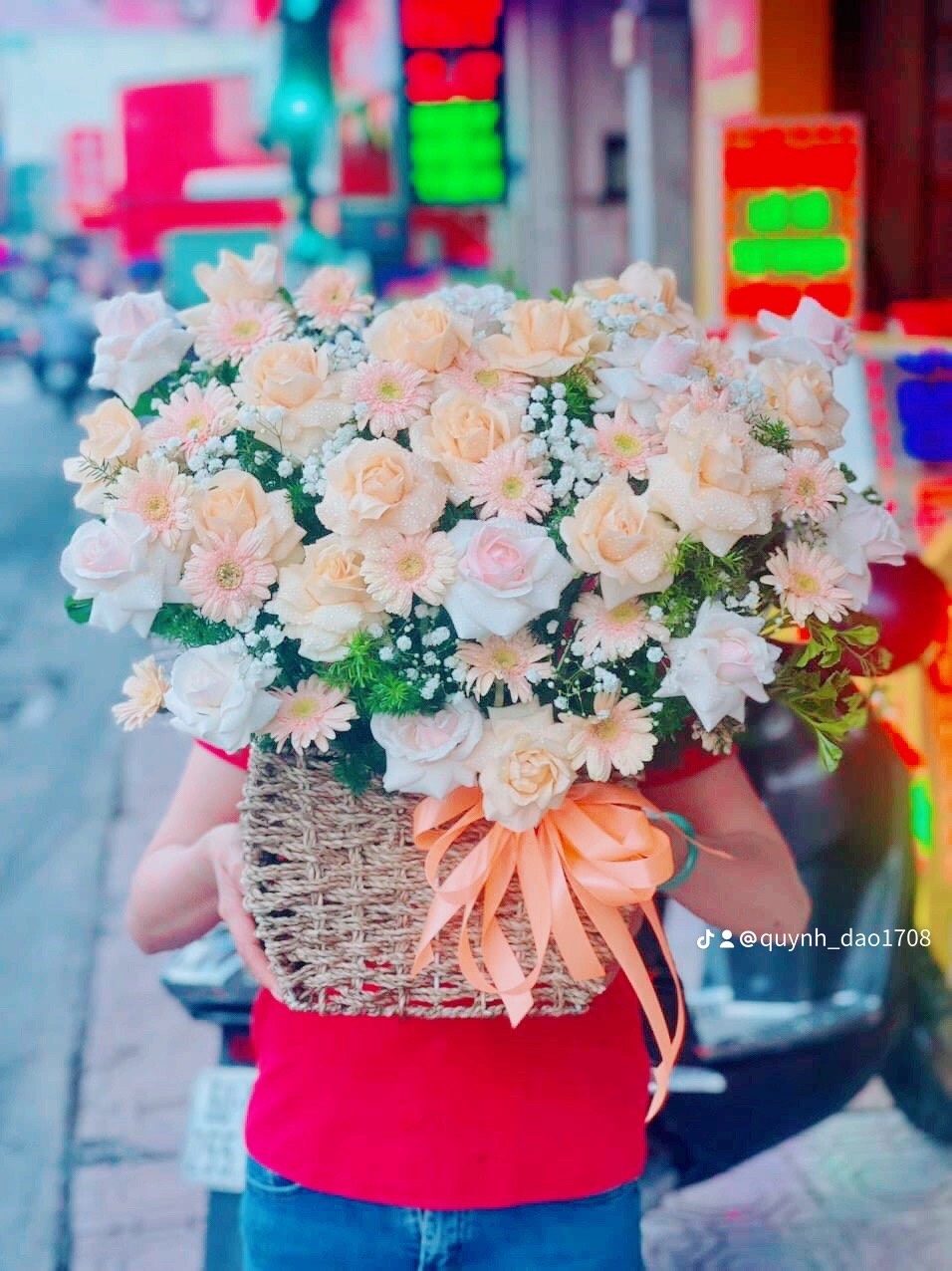 Hoa tươi mừng lễ thôi nôi