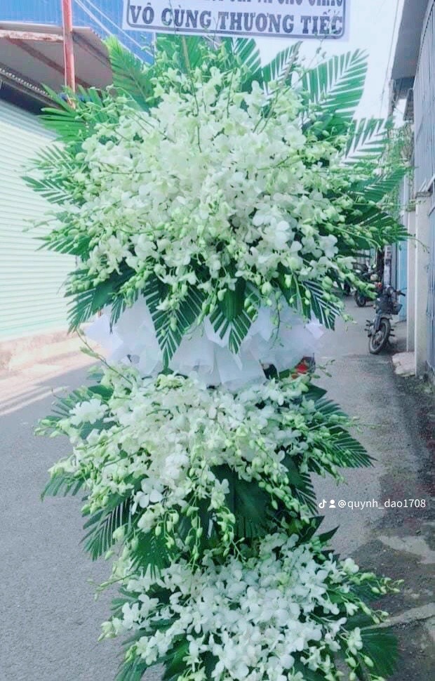 Hoa kiếng viếng 
