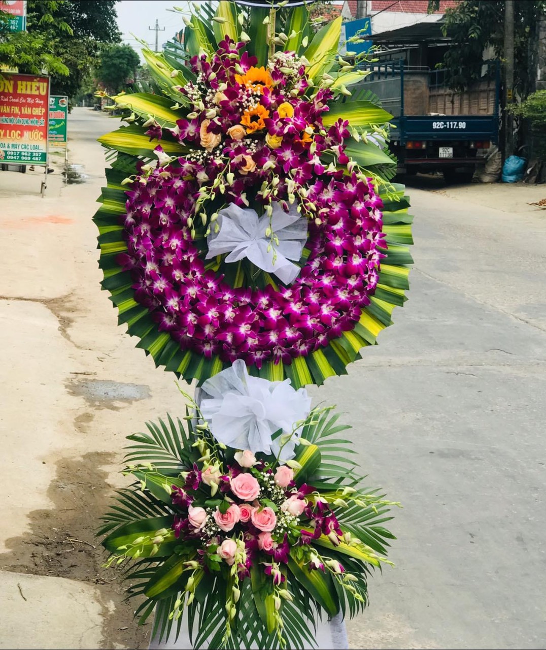 Hoa chia buồn Lan Tím