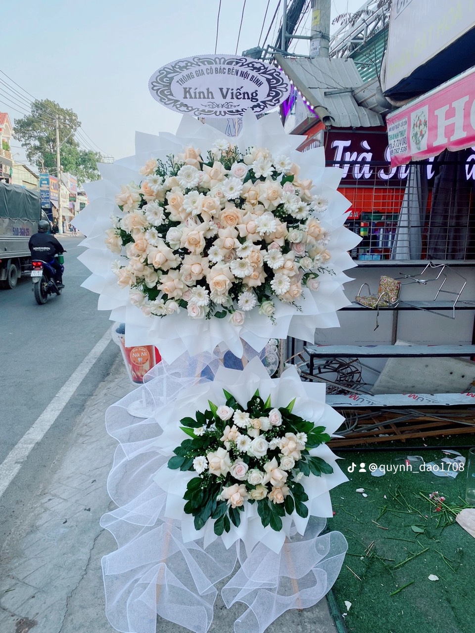 Hoa chia buồn kính viếng  tại Thủ Đức và Bình Dương 