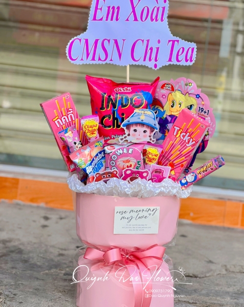 Bó hoa bánh kẹo cho bé gái 