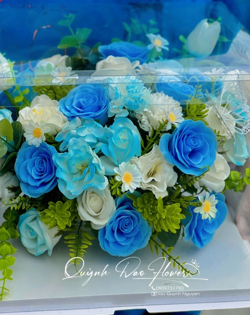 Hộp hoa tặng thầy tone xanh