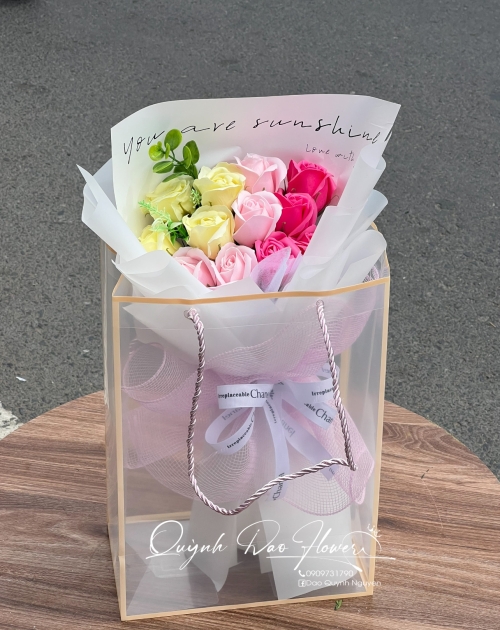 Bó hoa sáp kèm túi 