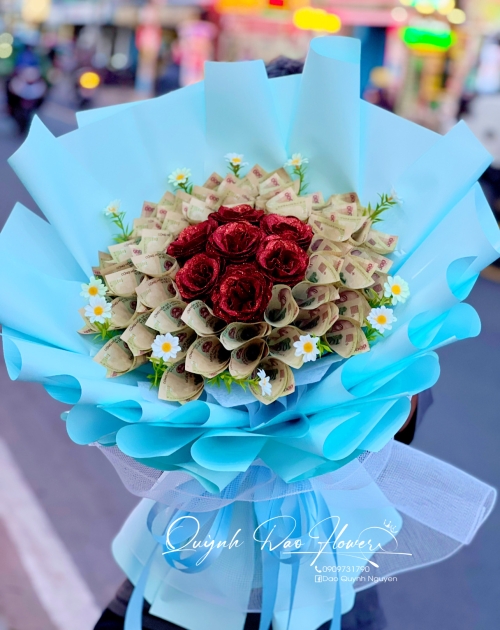 Bó hoa tiền 10k tặng bạn trai