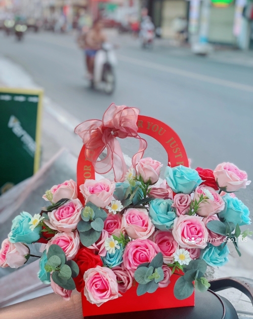 Giỏ hoa sáp tặng bạn