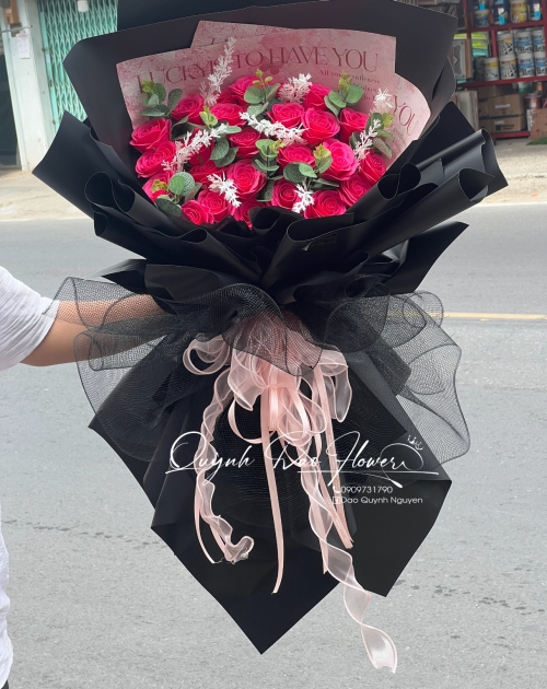 Bó hoa hồng sáp cao cấp Black Pink