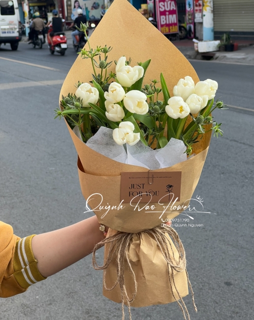 Bó hoa tulip trắng 