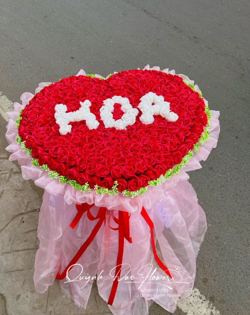Bó hoa trái tim 300 bông