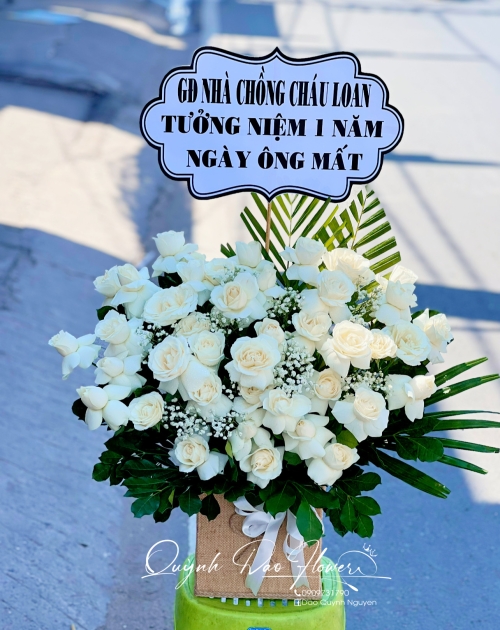 Giỏ hoa viếng để bàn