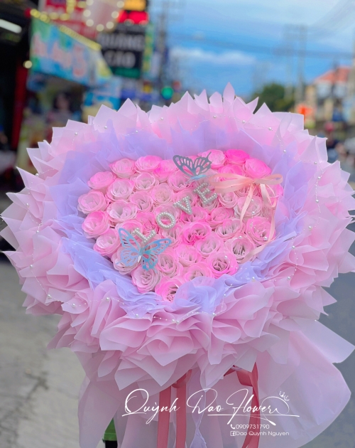 Bó hoa trái tim công chúa màu hồng 