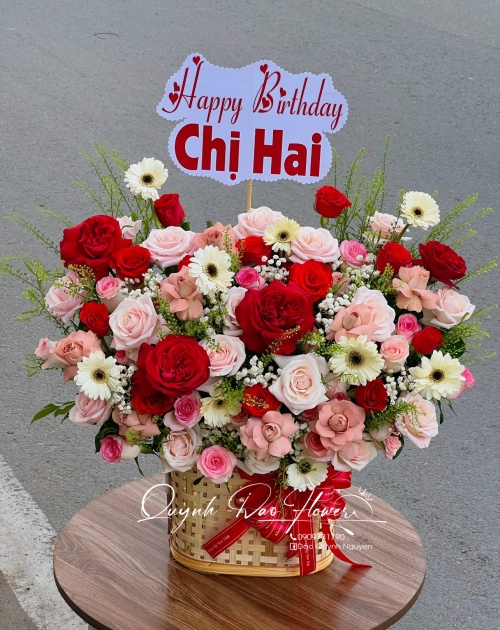 Giỏ hoa hồng mix tặng chị gái 