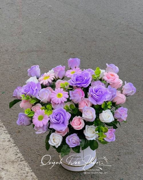 Hop hoa Tone tím tặng mẹ