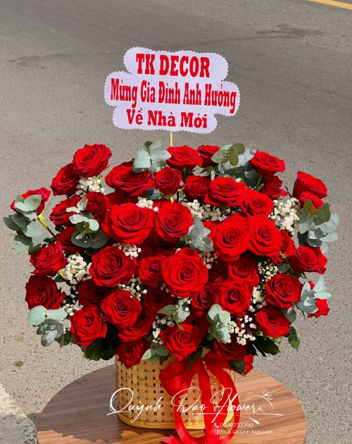 Giỏ hoa về nhà mới