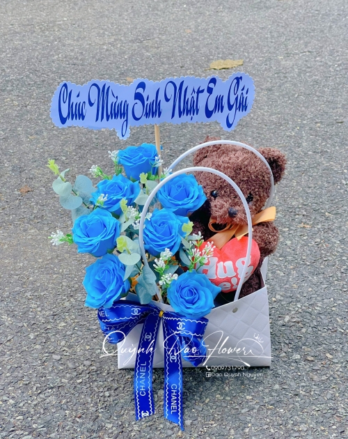 Giỏ hoa sáp kèm gấu tại Thủ Đức, quận 2, Quận 9