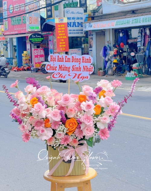 Giỏ hoa màu hồng xinh tại Thủ Đức 