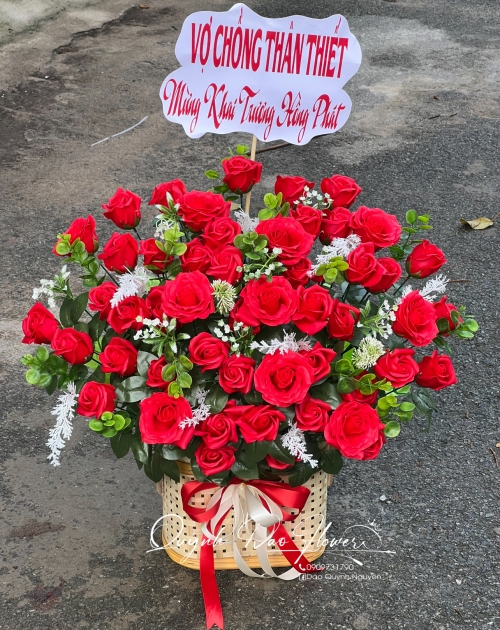 Giỏ hoa sáp đỏ tặng khai trương gần quận 1