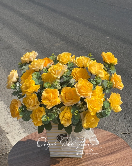 Giỏ hoa sáp cao cấp Tone vàng 