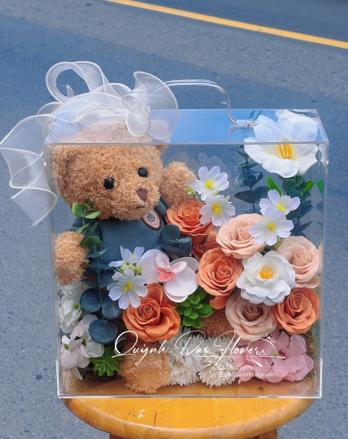 Hộp mica gấu teddy mix hoa sáp cao cấp 