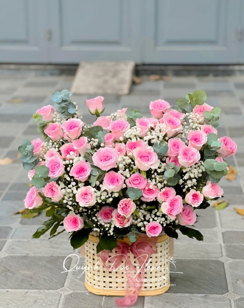 Giỏ hoa hồng to đẹp tone paster