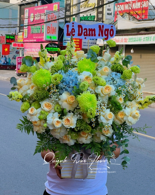 Giỏ hoa tone vàng xanh tại Bình Dương, Bình Thạnh