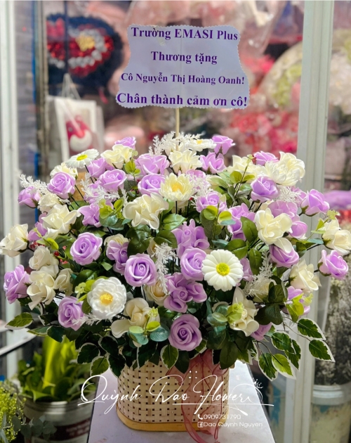 Lẵng , giỏ hoa sáp màu tím 