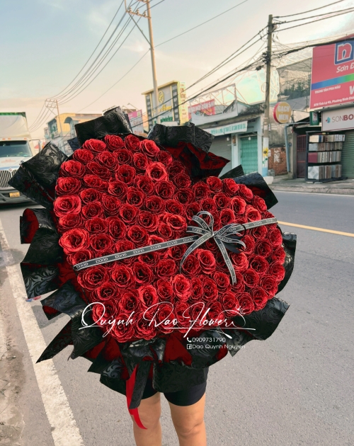 Bó hoa trái tim 99 bông đỏ