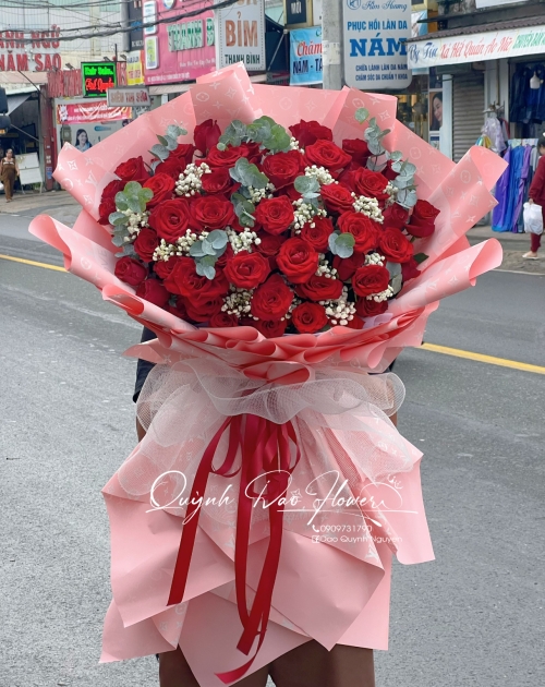 Bó hoa hồng 60 bông khổng lồ