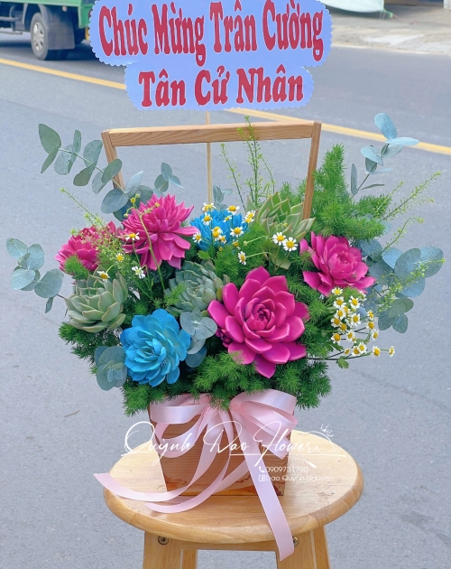 Giỏ hoa sen đá tại vạn Phúc 