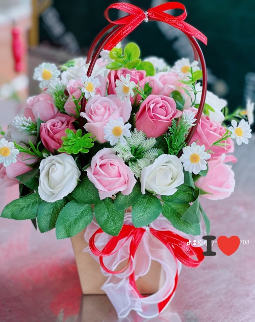 Giỏ hoa sáp tone Hồng nhỏ xinh