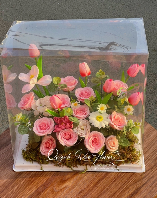 Hộp hoa sáp cao cấp màu hồng 