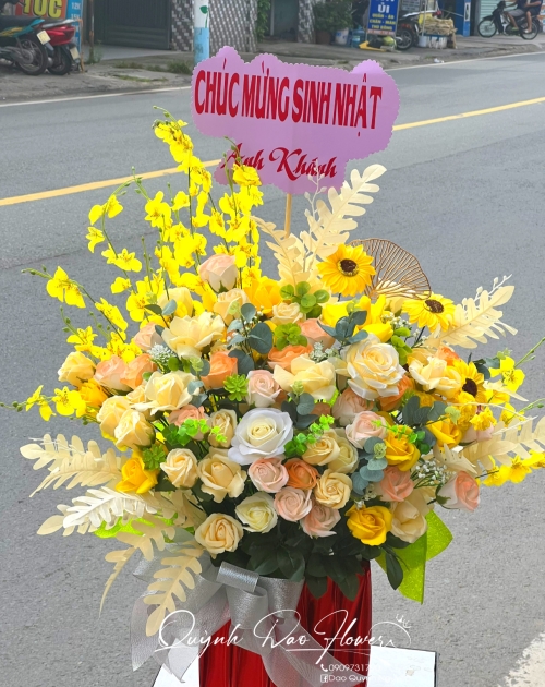 Giỏ hoa sáp tone vàng tặng sếp nam