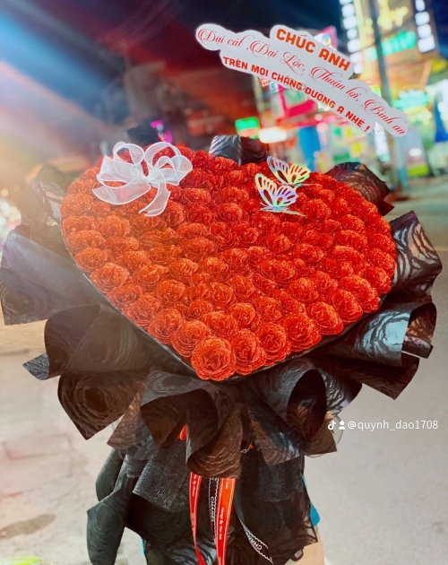 Bó hoa trái tim 99 bông