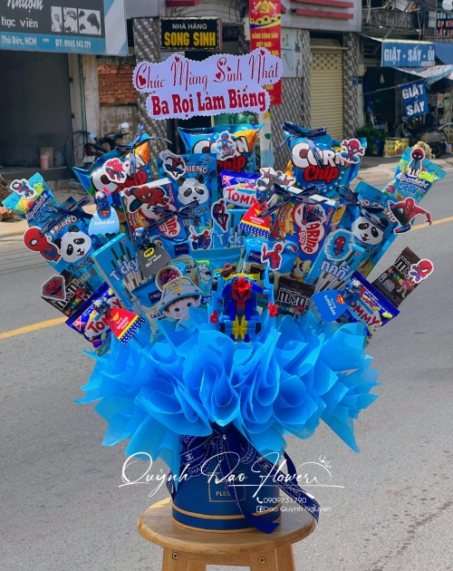 Hop hoa bánh kẹo siêu nhân tone xanh cho bé trai