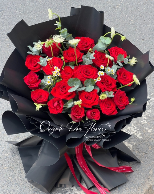 Bó hoa hồng đỏ mix Thúy châu 