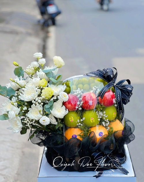Giỏ trái cây viếng mix hoa tươi 