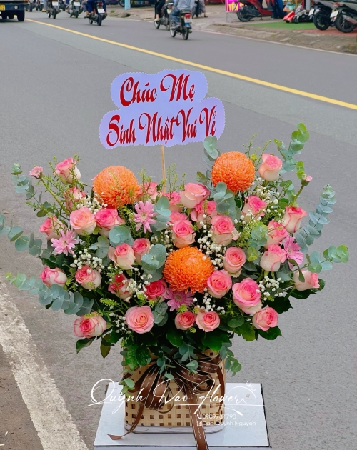 Giỏ hoa tặng sinh nhật mẹ